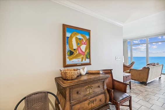 Stylish Coastal Entry