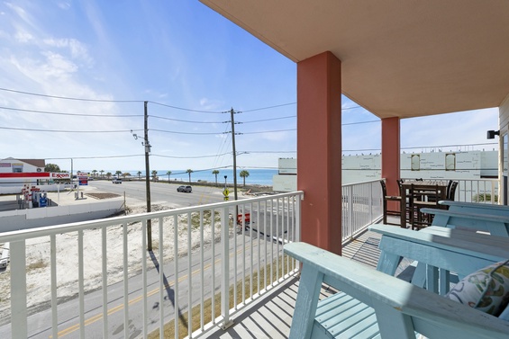 Private Gulf-View Balcony