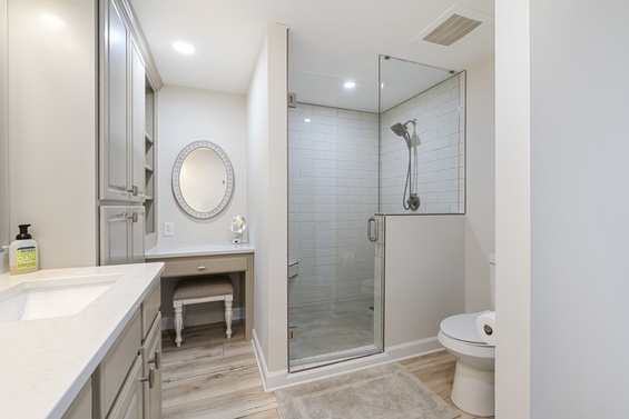 Spa-Like Soaking Tub