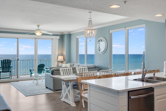 Scenic Coastal Dining