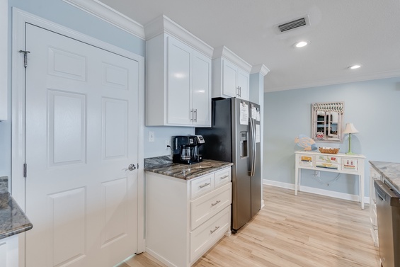 478DB0B2-E8D9-4C4A-92DD-D040F3B59624_1_105_c