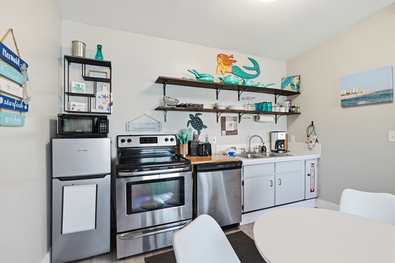 Fully Equipped Kitchenette