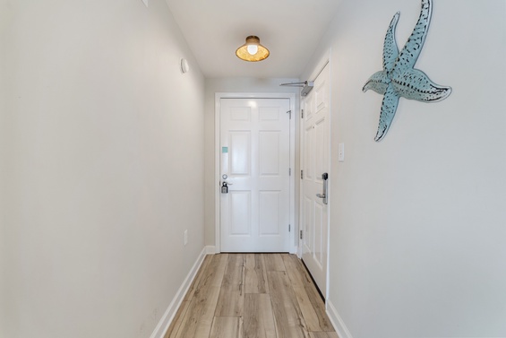 Elegant Coastal Entry