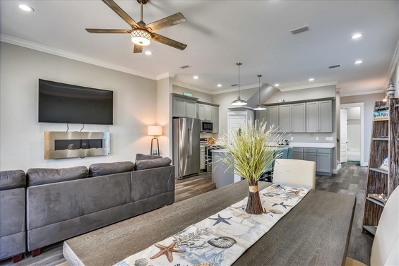 Main Level-Dining Area