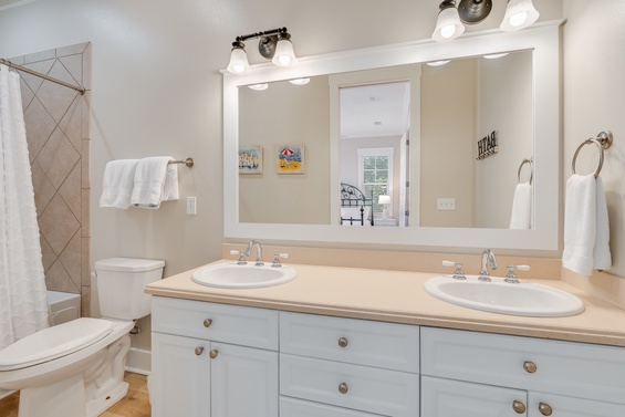 Luxury Spa-Like Bath