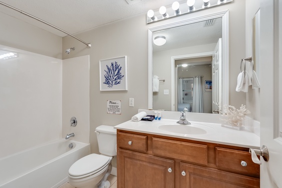 21A91902-819A-4E82-A8DA-DA00FF9C35C4