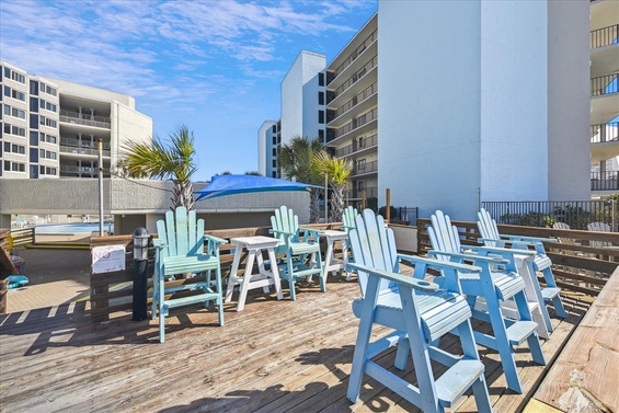 Resort-Style Poolside Escape