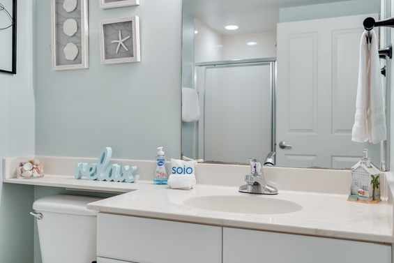 Fresh Spa-Style Bath