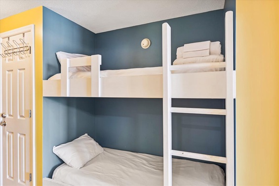 8F89B9E6-70A1-4151-A922-05A03DD62970