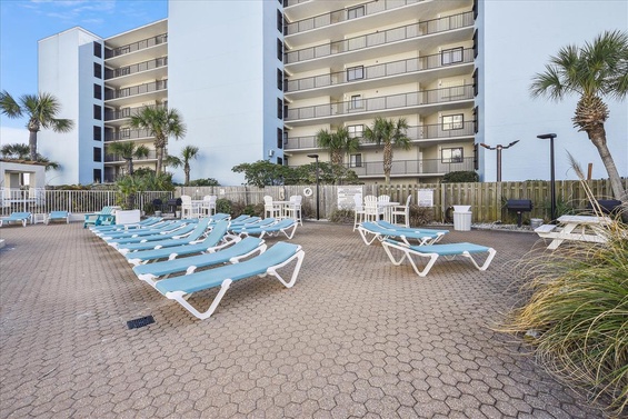 Resort-Style Poolside Escape