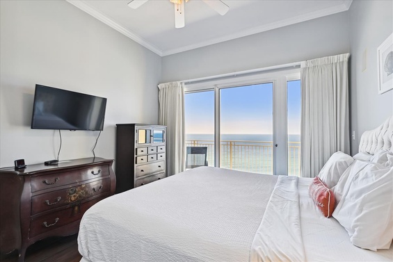 Beachfront Serenity Suite