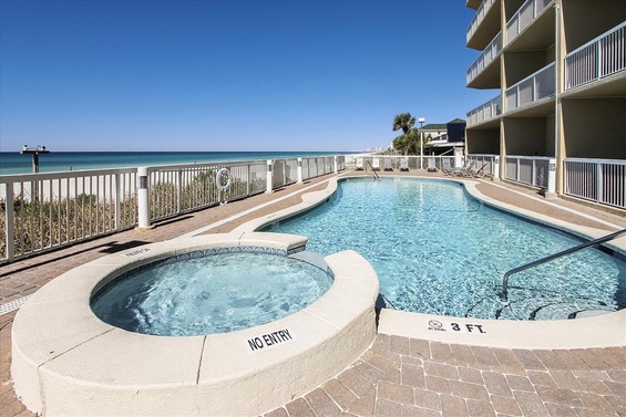 2C25C742-28E4-4CC0-AB41-551DF18F0C16_1_105_c