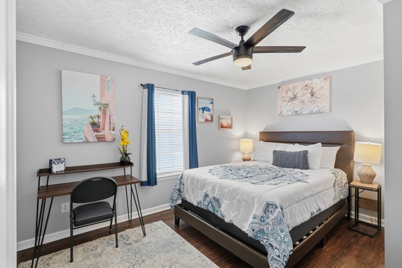 Comfortable Coastal Queen