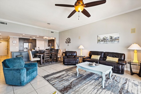 Spacious Oceanview Lounge