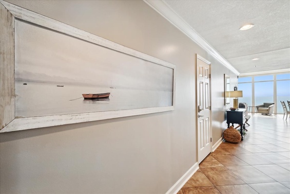 Stylish Coastal Entry