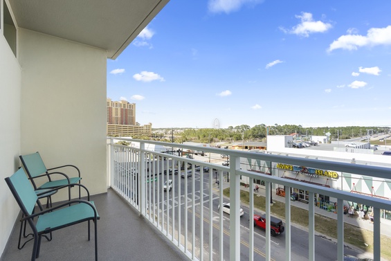 Wraparound Gulf Balcony with Sunset Views