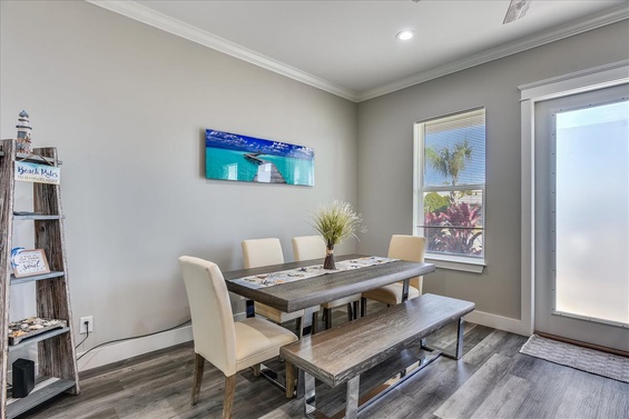 Main Level-Dining Area