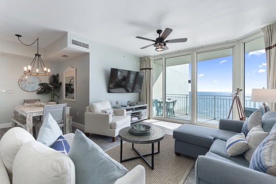 Spacious Gulf Lounge