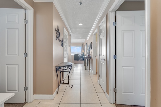 Spacious & Inviting Entry