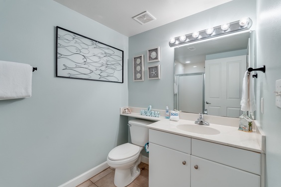 Fresh Spa-Style Bath