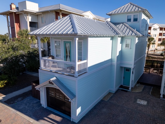 Stunning Coastal Retreat