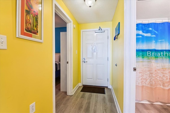 Stylish Coastal Entry