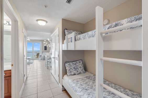 2B4EB3C0-7CCB-4E44-BE44-D92EA0DE7441