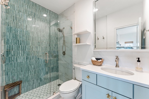 Modern Refreshing Bath