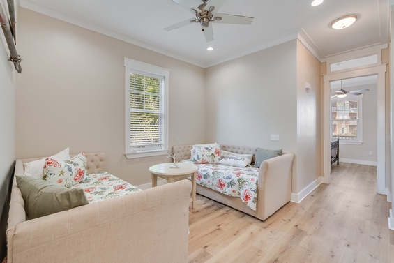 Spacious & Stylish Lounge