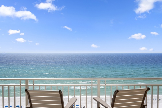 Beachfront Balcony with Unmatched Views and Relaxing Vibes
