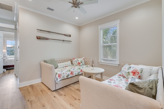 Spacious & Stylish Lounge