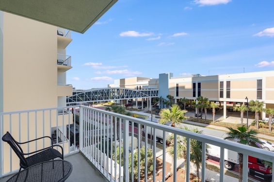Private Gulf-View Balcony
