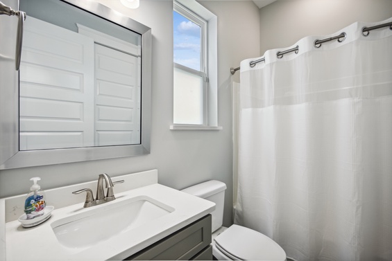 guest room private bath