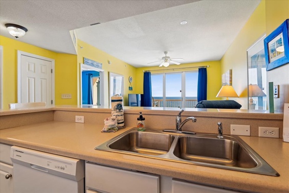 Modern Chef’s Kitchen