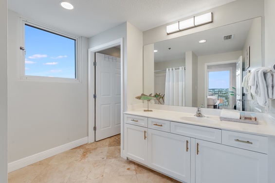 Spa-Inspired Bath Retreat