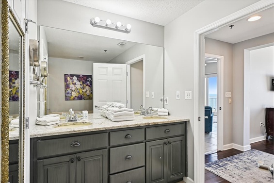 Spa-Like Bath Retreat