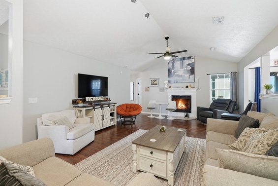 Sunlit, Open Living Space