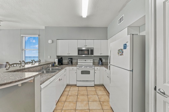 Fully Equipped Modern Kitchen