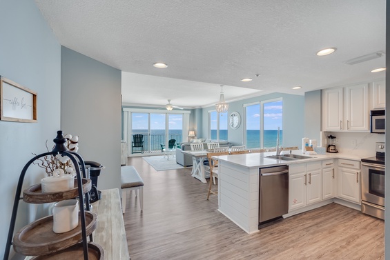 Scenic Coastal Dining