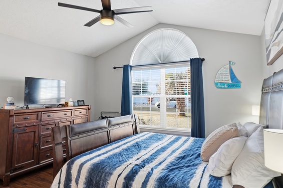 Luxurious King Retreat