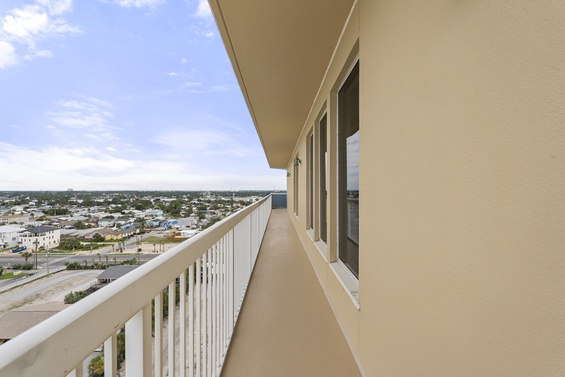 Private Oceanfront Balcony