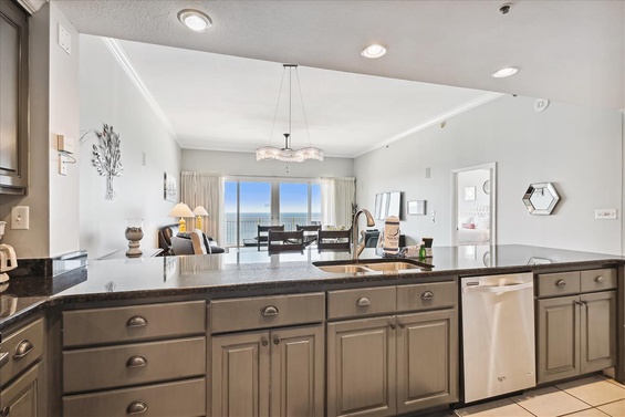 Modern Chef’s Kitchen