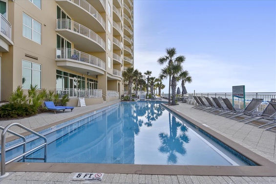 Amenity-Aqua Resort Pool-_KLH0452.JPG