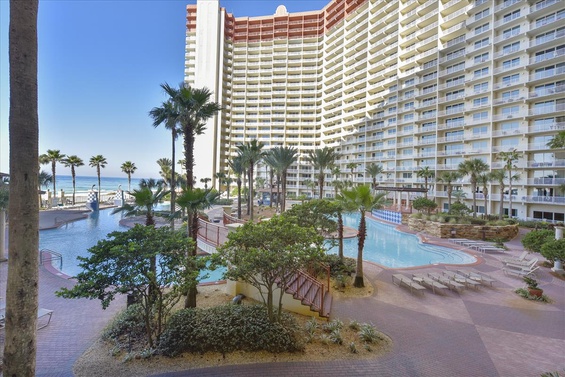 Exterior-Back Yard-_KLH3662.JPG