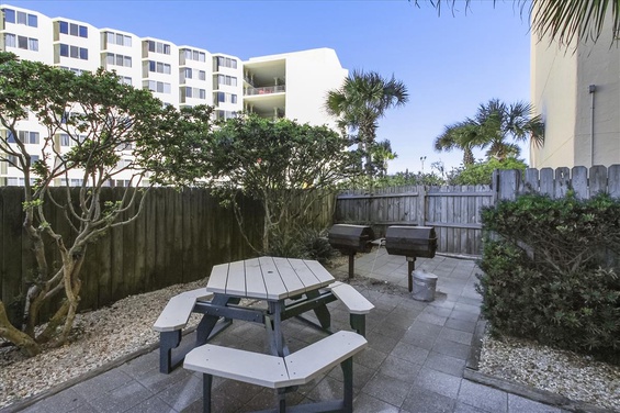 Amenity-Moondrifter GrillPicnic Area-IMG_7887.JPG