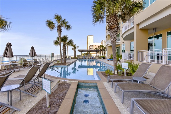 Amenity-Aqua Resort Pool-_KLH0450.JPG