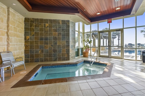 Amenity-Aqua Resort Indoor Hot Tub-_KLH0461.JPG