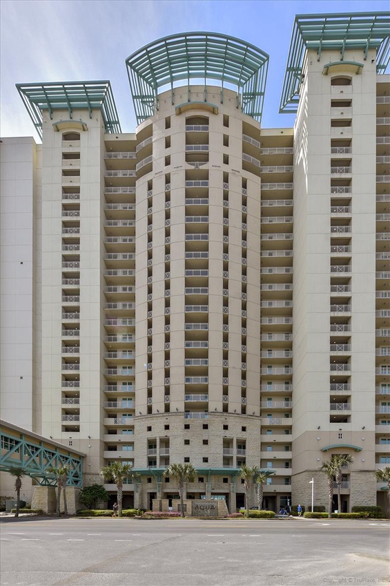 Amenity-Aqua Resort Front Elevation-_KLH0592.JPG