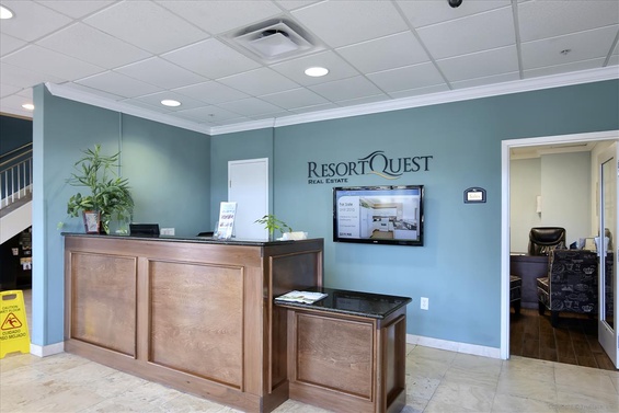 Amenity-Tidewater PCB Lobby-DSC_3052.JPG