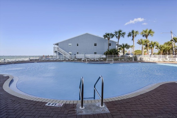 Amenity-Tidewater PCB Pool-DSC_3045.JPG